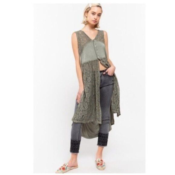 OLIVE Lace Detailed Tunic Top with Cross Cut Slit - Picture 2 of 13